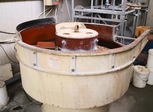 utomatic circular vibrofinishing tank (tumbler) brand NICEM model VIB 750 WL